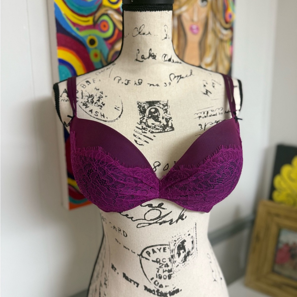 Like new. Cacique plunge plum lace bra